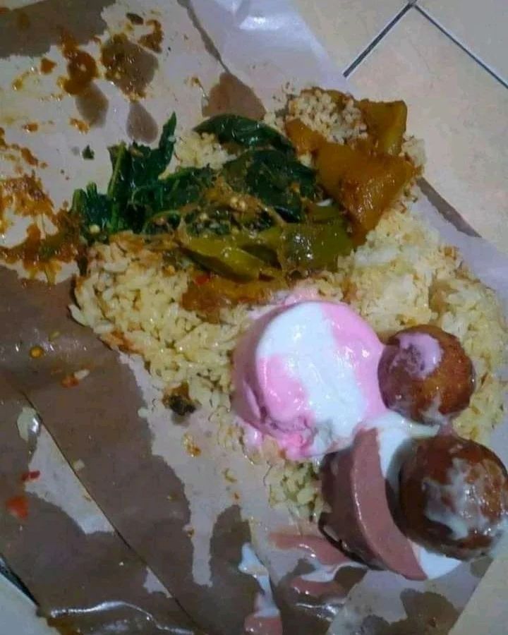 Cara Nyeleneh Orang Makan Es Krim ini Bikin Tepuk Jidat
